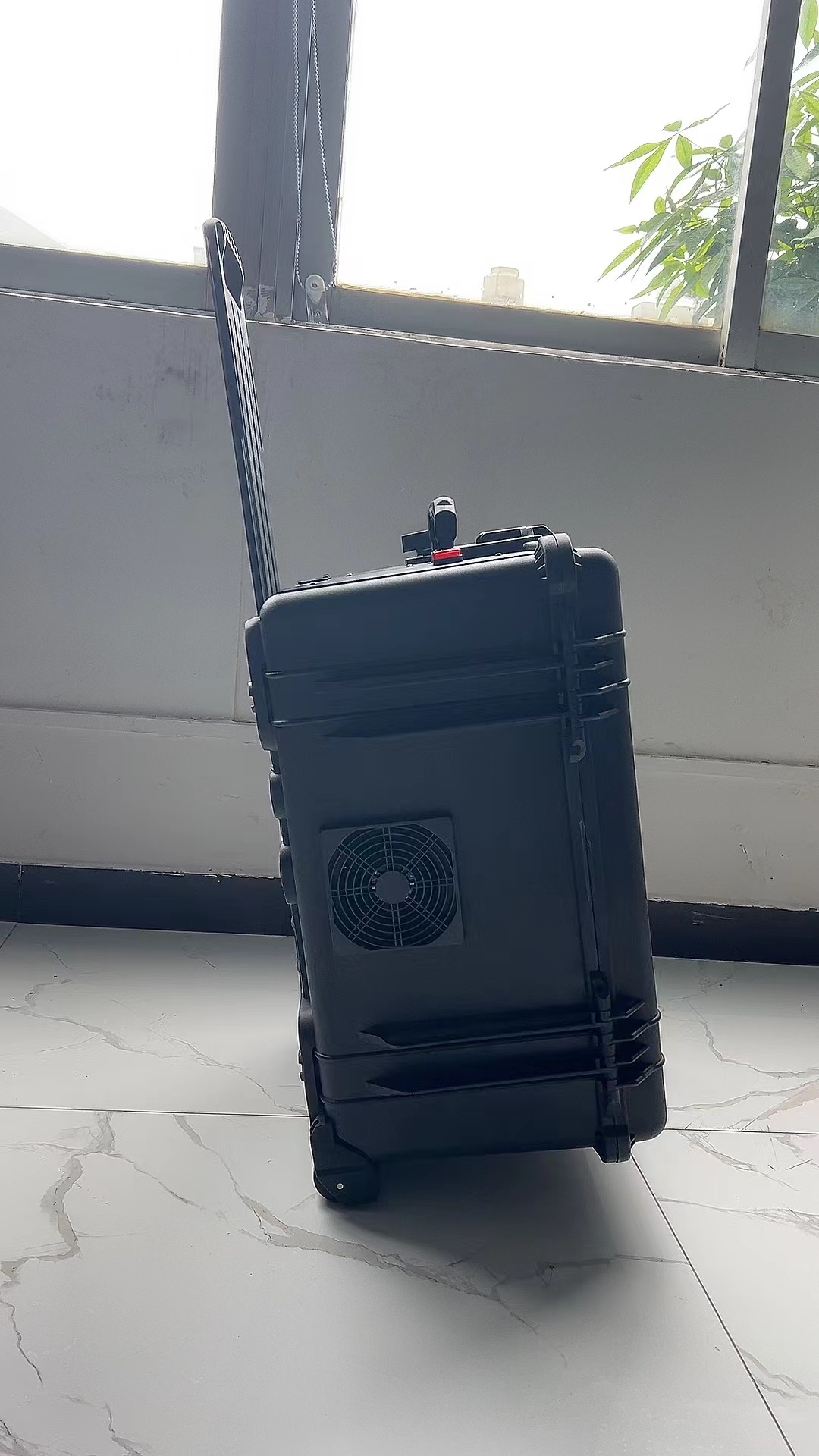 六盘水手拉箱型移动通信干扰器